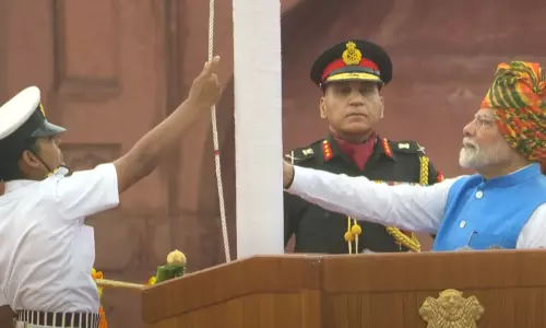 PM Modi Hoist Flag