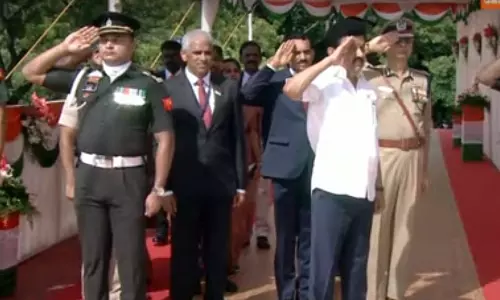 78-வது சுதந்திர தினம்: கோட்டை கொத்தளத்தில் தேசியக்கொடி ஏற்றினார் முதலமைச்சர் மு.க.ஸ்டாலின்