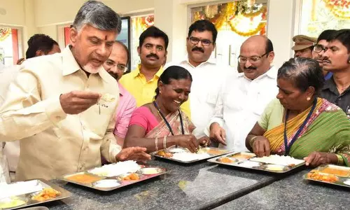 ஆந்திராவில் 5 ரூபாய் உணவகம் திறப்பு: 3 வேளையும் சுவையாக வழங்க ஏற்பாடு