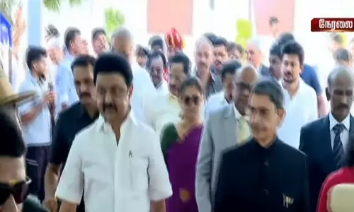 ஆளுநர் மாளிகையில் தேநீர் விருந்து- முதலமைச்சர் மு.க.ஸ்டாலின் பங்கேற்பு