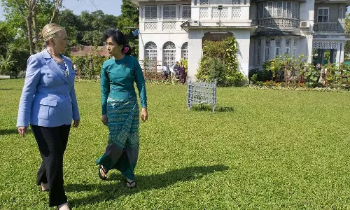 ஆங் சான் சூகி