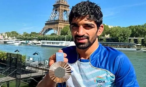 ஒலிம்பிக்கில் பதக்கம் வென்ற அமன் ஷெராவத்துக்கு ரெயில்வேயில் பதவி உயர்வு