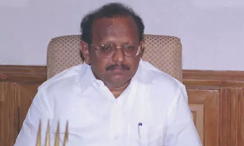 ஸ்டிக்கர் பாய்ஸ் என பெயர் பெற்றவர்கள் அதிமுக-வினர்தான்: அமைச்சர் பதிலடி