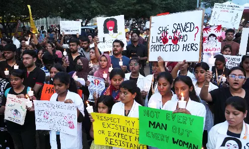 பெண் டாக்டர் கொலை: போராட்டம் குறித்த அறிக்கை வேண்டும், மாநில அரசுகளுக்கு மத்திய அரசு உத்தரவு