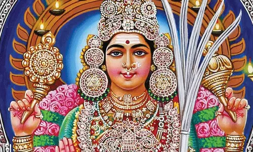 அசரவைக்கும் அபிராமி அழகு