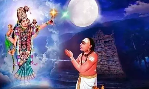 அமாவாசையிலும் சந்திரோதயம் காட்டி அருளிய அன்னை