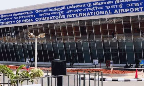 குரங்கம்மை: விமான நிலையத்தில் வெளிநாட்டில் இருந்து வரும் பயணிகளுக்கு மருத்துவ பரிசோதனை