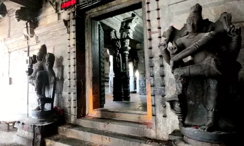 அகல்விளக்கும் எண்ணெயும் தயார்! தீபம் ஏற்ற வாருங்கள்!!