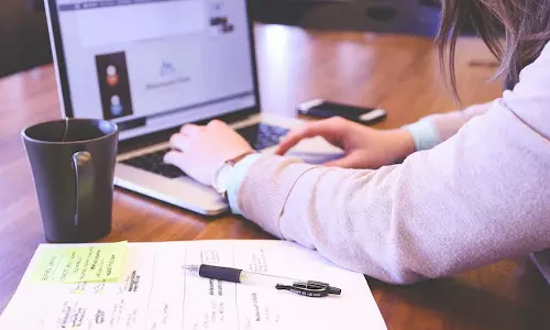 வேலை நேரம் முடிந்தபின் நிறுவனத்தின் அழைப்பை நிராகரிக்க உரிமை: புது சட்டம் அமல்