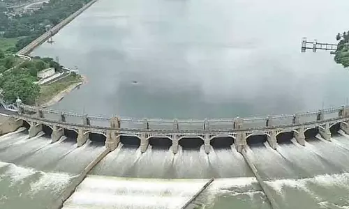 மேட்டூர் அணையின் நீர்மட்டம் குறைந்தது