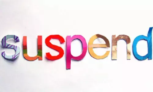 நாற்காலியில் குழந்தை பிரசவித்த கர்ப்பிணி- டாக்டர், 4 செவிலியர்கள் சஸ்பெண்ட்