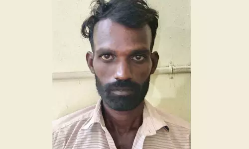 எடப்பாடி பழனிசாமி மீது வெடிகுண்டு வீசுவோம்-  மிரட்டல் விடுத்த வாலிபர் கைது