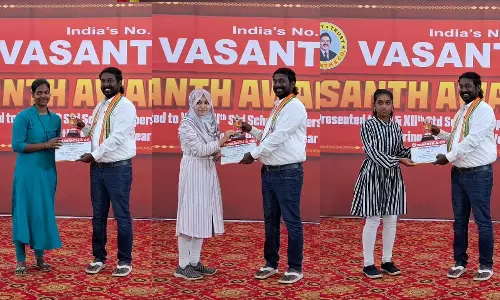 பொதுத்தேர்வில் அதிக மதிப்பெண் பெற்ற மாணவர்களுக்கு வசந்த் விருதுகள்- விஜய் வசந்த் எம்.பி பாராட்டு