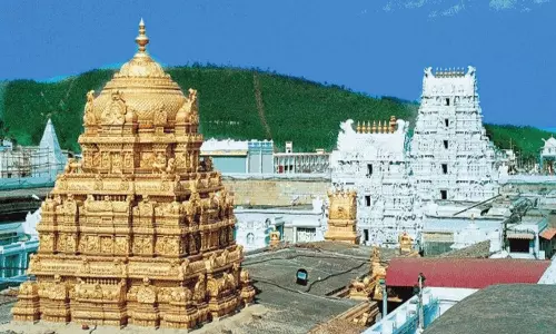 தொடர் விடுமுறையால் திருப்பதியில் பக்தர்கள் கூட்டம் அதிகரிப்பு