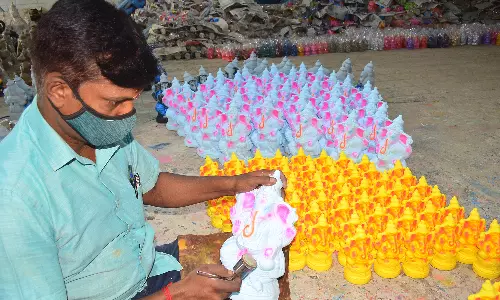 விநாயகர் சதுர்த்தியை முன்னிட்டு கோவையில் தயாராகும் விநாயகர் சிலைகள்