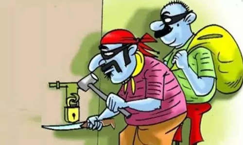 கள்ளன் பெரிதா... காப்பான் பெரிதா...?