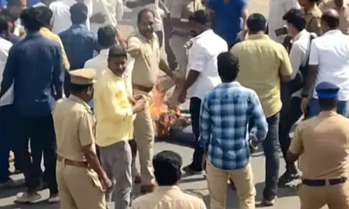 எடப்பாடி குறித்து சர்ச்சை கருத்து.. அண்ணாமலை உருவபொம்மை எரிக்கப்பட்டதால் பரபரப்பு..!