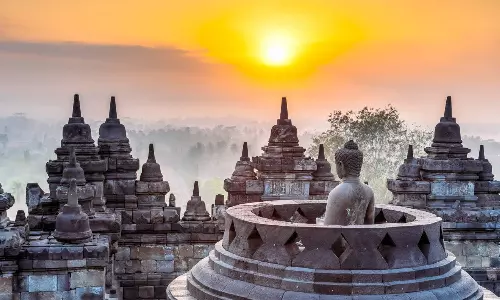 உலகிலேயே மிகப்பெரிய புத்தர் கோவில் எங்க இருக்கு தெரியுமா?