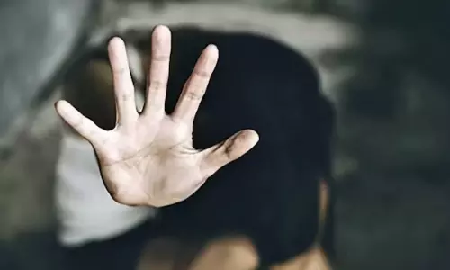 2 சிறுமிகளை கடத்தி வந்து பாலியல் பலாத்காரம்... வாலிபர்கள் 2 பேர் கைது