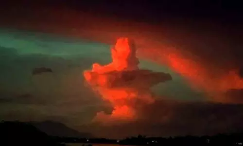 மேக கூட்டங்களில் தோன்றிய சிவலிங்கம்-பொதுமக்கள் பரவசம்