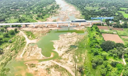 கட்டிமுடிக்கப்பட்ட பாலம்