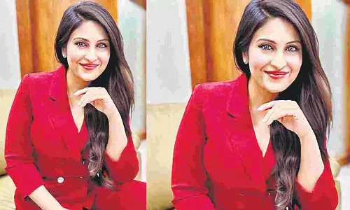 சந்திரபாபு நாயுடுவிடம் உதவி கேட்கும் மும்பை நடிகை