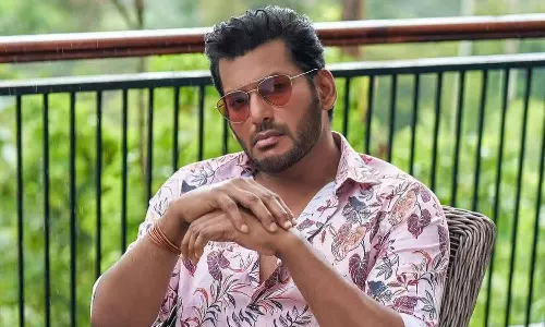 பாலியல் அத்துமீறலில் ஈடுபடுவோரை செருப்பால் அடிக்க வேண்டும்- நடிகர் விஷால்