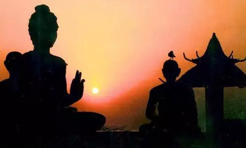 கௌதம புத்தரின் சாயல்-ஆதிசங்கரர்