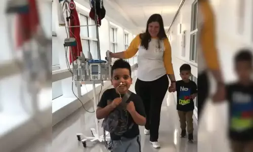 நான் புதிய இதயத்தை பெறுகிறேன்... சிகிச்சை அளித்த டாக்டர்கள், நர்சுகளிடம் சந்தோஷத்தை பரிமாறிய சிறுவன்... நெகிழ்ச்சி வீடியோ