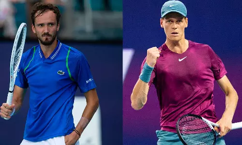 அமெரிக்க ஓபன்: 4வது சுற்றுக்கு முன்னேறினர் சின்னர், மெத்வதேவ்