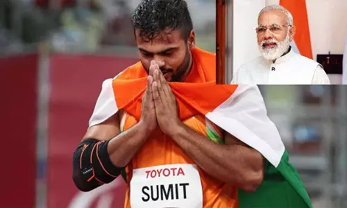 பாரா ஒலிம்பிக்கில் தங்கம் வென்ற சுமித்துக்கு பிரதமர் மோடி வாழ்த்து