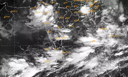 வங்கக்கடலில் குறைந்த காற்றழுத்த தாழ்வு பகுதி உருவாகிறது