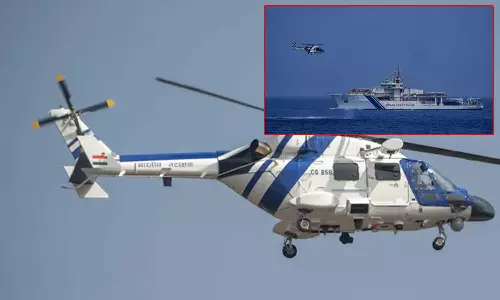 காயம் அடைந்தவரை மீட்க சென்ற ஹெலிகாப்டர் கடலில் விழுந்து விபத்து: 3 வீரர்களை தேடும் பணி தீவிரம்