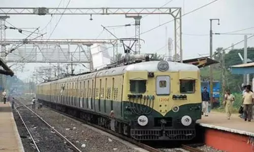 கடற்கரை-தாம்பரம் வழித்தடத்தில் 12 இரவு நேர மின்சார ரெயில்கள் ரத்து-தெற்கு ரெயில்வே அறிவிப்பு