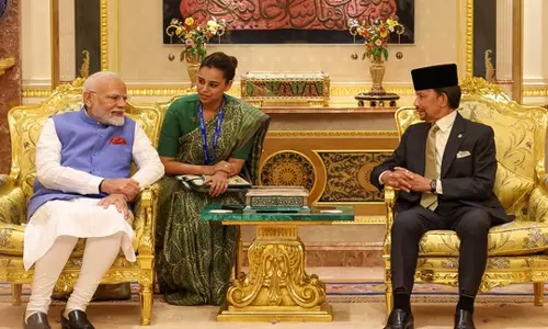 புருனே மன்னருடன் பிரதமர் மோடி பேச்சுவார்த்தை