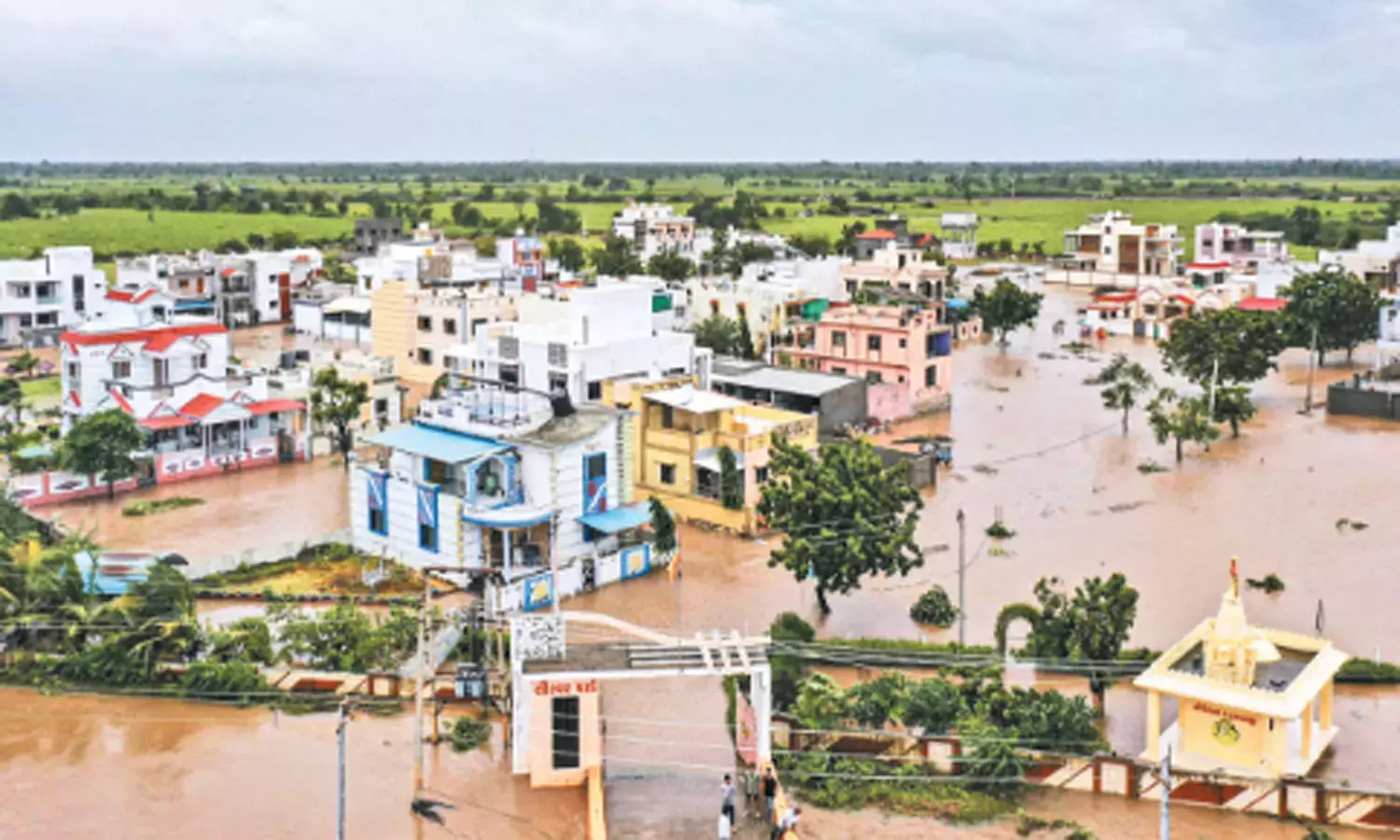 குஜராத் கனமழை எதிரொலி: பலி எண்ணிக்கை 49 ஆக உயர்வு