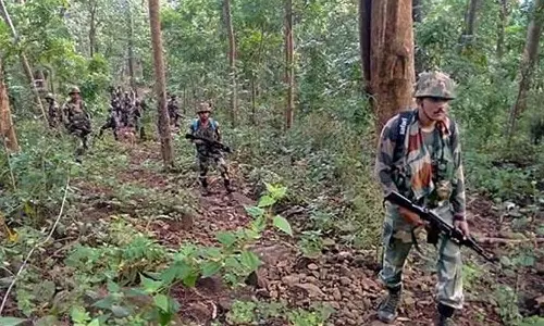 தெலுங்கானா என்கவுண்டர்: 6 மாவோயிஸ்ட்கள் சுட்டுக் கொலை