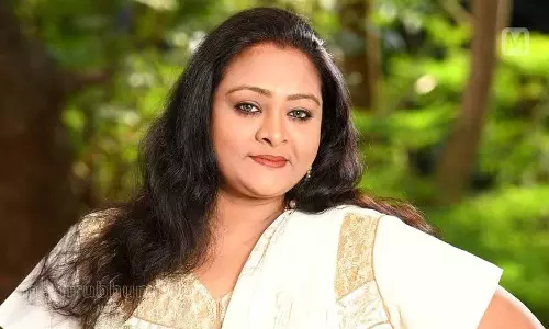 கேரவன்கள் உடைமாற்ற மட்டும் அல்ல... நடிகை ஷகிலா