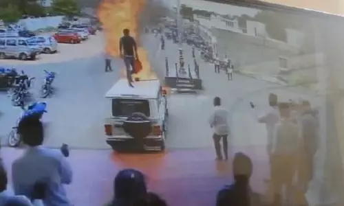Tehsildar’s vehicle on fire