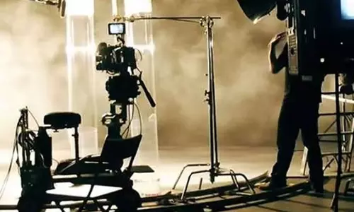 நவம்பர் 1-ந்தேதி முதல் படப்பிடிப்பு ரத்து: தயாரிப்பாளர் சங்கம் மறுபரிசீலனை செய்ய தென்னிந்திய நடிகர் சங்கம் வலியுறுத்தல்