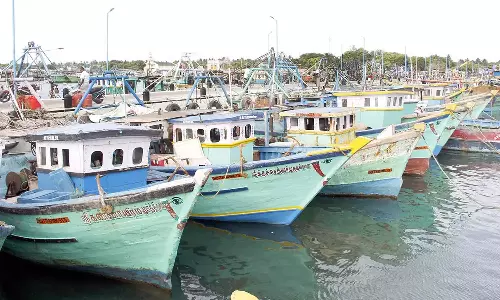 பலத்த சூறைகாற்று- ராமேசுவரம் மீனவர்கள் கடலுக்கு செல்ல தடை