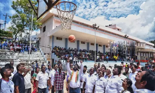 முதலமைச்சர் கோப்பைக்கான விளையாட்டுப் போட்டியை தொடங்கி வைத்த விஜய் வசந்த்