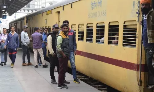 விரைவு ரெயில்களில் முன்பதிவில்லா பொதுப்பெட்டிகள் அதிகரிப்பு-தெற்கு ரெயில்வே