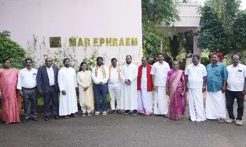 பொறியியல் கல்லூரியில் நடைபெற்ற ஓணம் பண்டிகை நிகழ்ச்சியில் பங்கேற்ற விஜய் வசந்த்