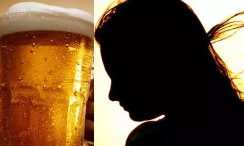 மதுபோதையில் பள்ளிக்கு வந்த மாணவி... ஆசிரியர்கள் அதிர்ச்சி