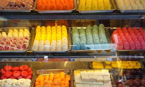 ஸ்வீட் கடைகளில் ஆய்வு நடத்த மத்திய உணவு தரக்கட்டுப்பாட்டு ஆணையம் உத்தரவு