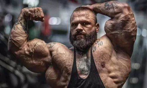 உலகின் அசுரத்தனமான உடல்வாகு கொண்ட பாடிபில்டர் 36 வயதில் மாரடைப்பால் உயிரிழந்த சோகம்