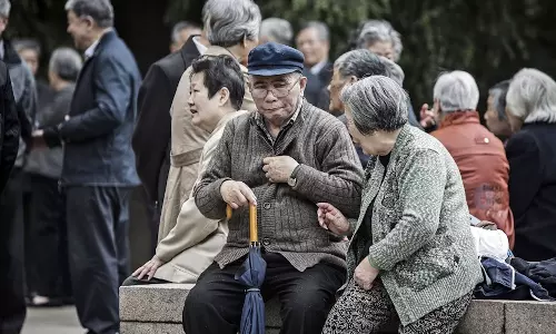சீனாவில் அரசு ஊழியர்கள் ஓய்வு பெறும் வயது அதிகரிப்பு