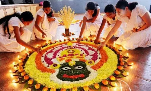 ஒற்றுமை-மகிழ்ச்சியை வெளிப்படுத்தும் ஓணம் பண்டிகை