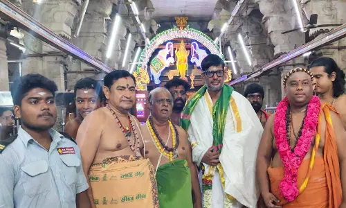 திருச்செந்தூர் சுப்பிரமணிய சுவாமி கோவிலில் விஷால் சாமி தரிசனம்